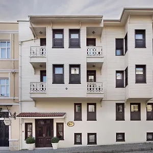 hotel-sari-konak.istanbul-turkeyhotels.com/